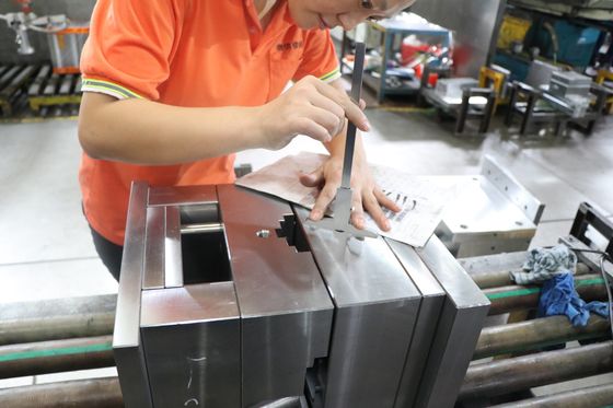 প্রোটোটাইপিং CNC মেশিন ISO9001 জন্য কাস্টমাইজড লোগো ছাঁচ ঘাঁটি