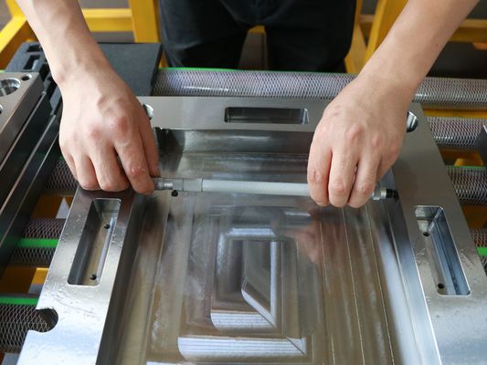 CNC মেশিনিং ইনজেকশন ছাঁচ বেস 0.1mm প্লেট পুরুত্ব সহনশীলতা